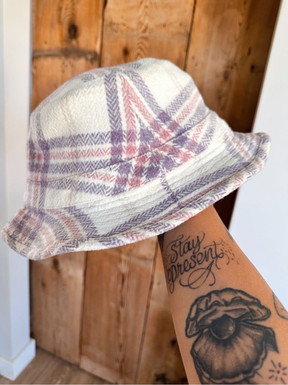 Lovers + Friends Conlee Bucket Hat In Pink / Purple Soft Melton Plaid EUC